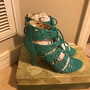 BRAND NEW 🎉 💅🏾 Ladies Heeled Sandals